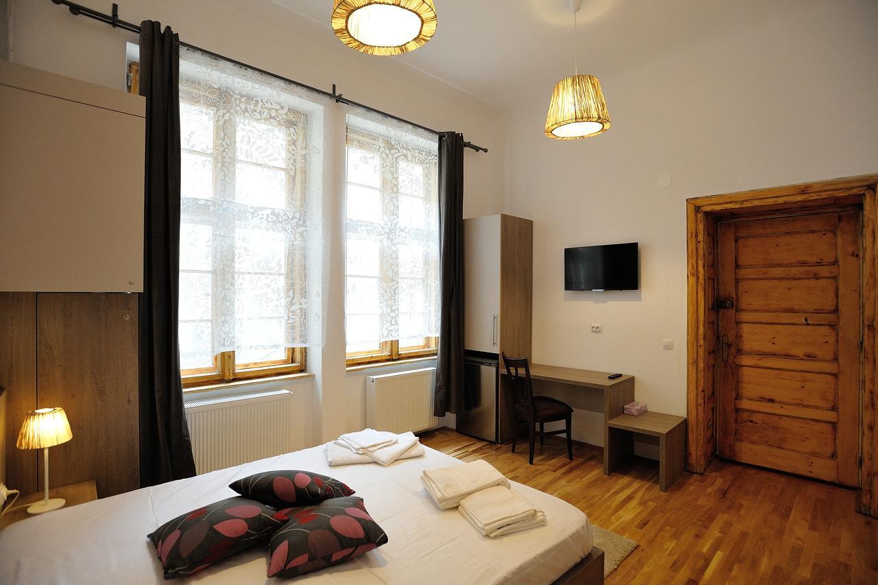 Dinicu Residence - Central Location Брашов Екстериор снимка